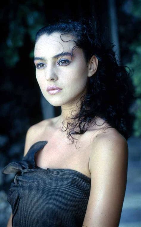 bellucci jeune|21 Stunning photos of young Monica Bellucci in the 1980s